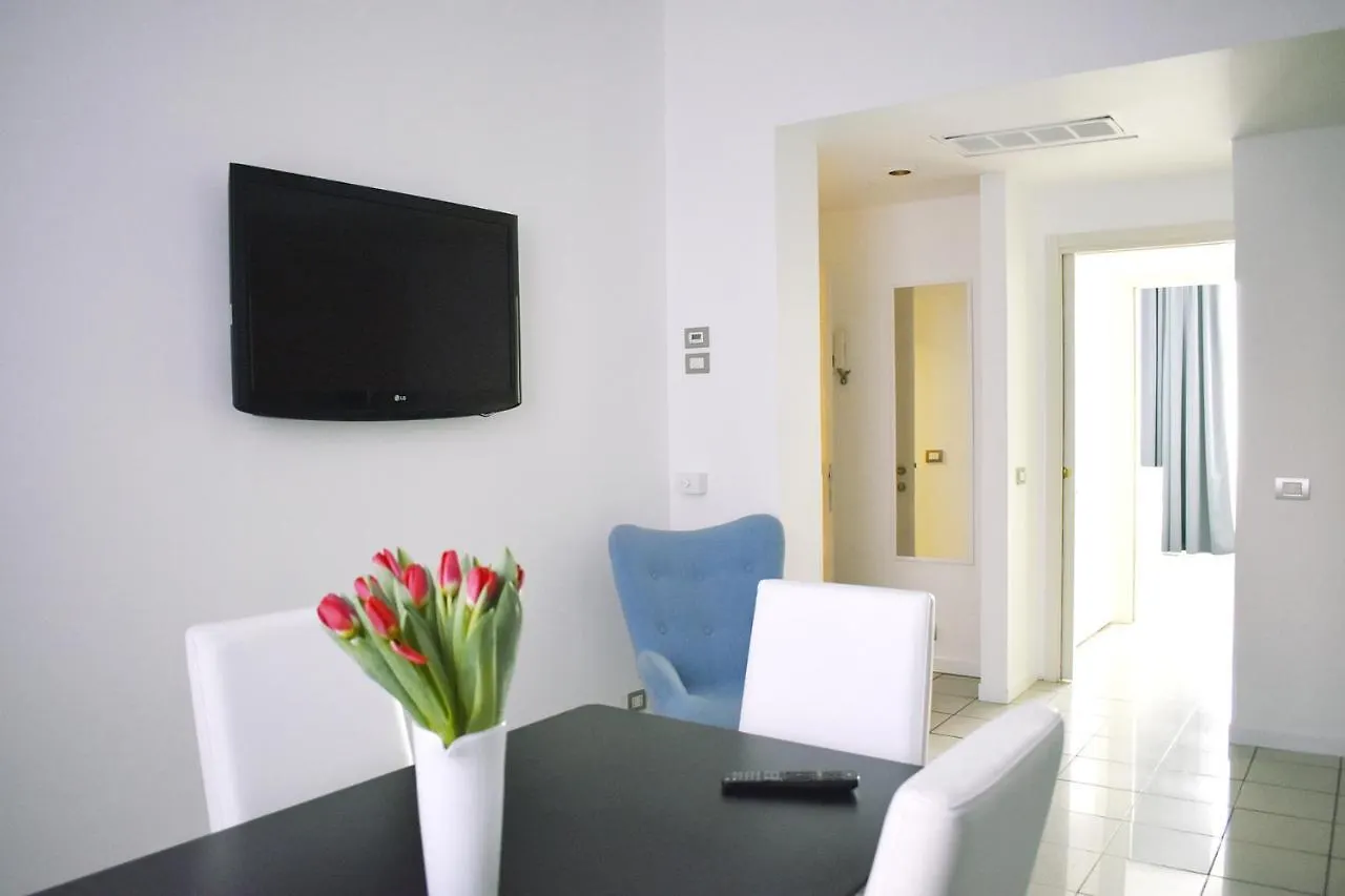 Homing Milano Navigli Suites 0*, Milan