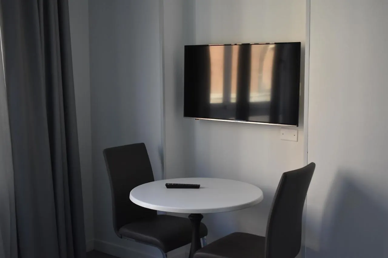 Homing Milano Navigli Suites Aparthotel